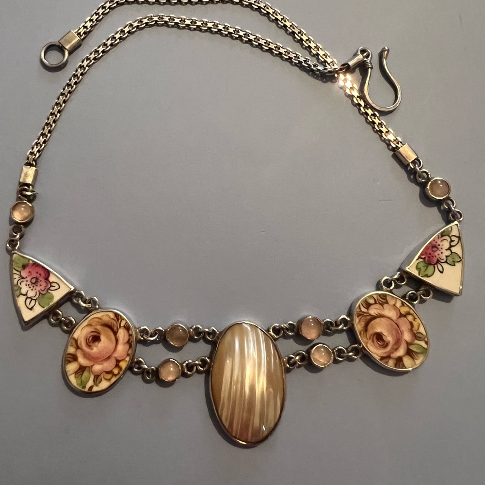Jessica Lee 925 Vintage Floral Porcelain Necklace With An Iridescent Shell - Picture 2 of 5